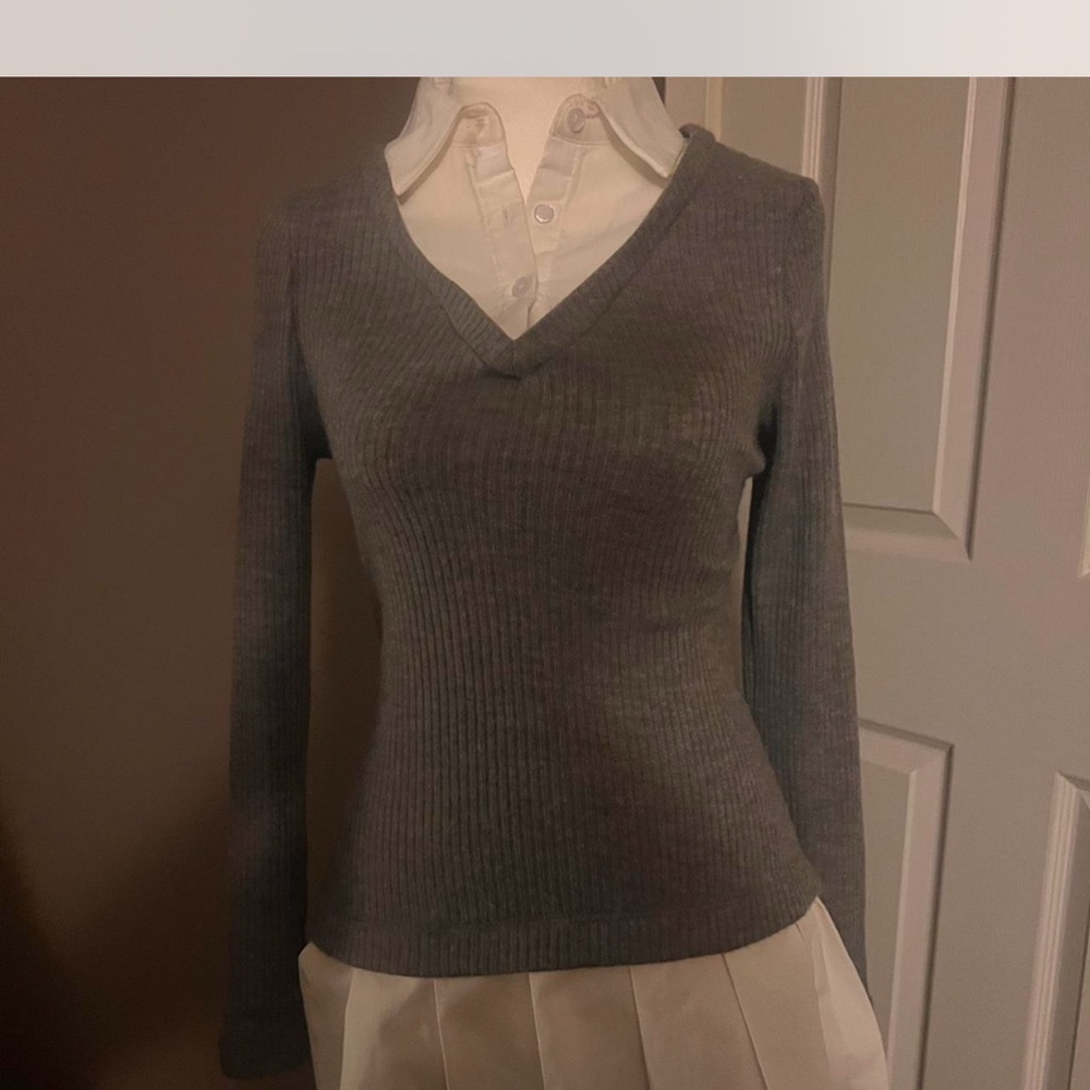 Women's Gray V-Neck Sweater